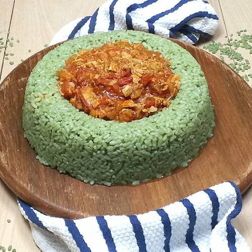 Bamboo Rice Ring with Chicken Tomato Ragu