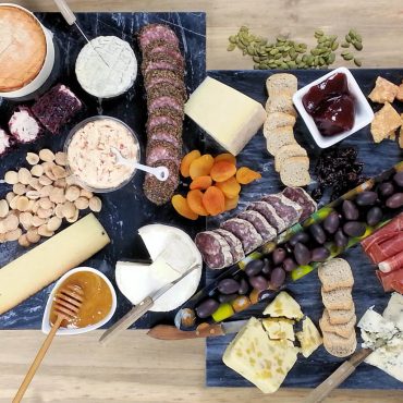 How to Build a Winning Cheese Platter