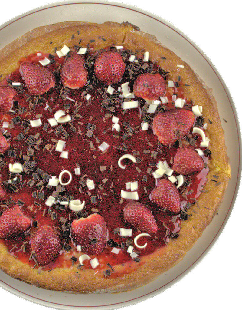 Close-up of vanilla rice pie with strawberries