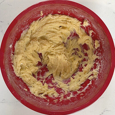 Step 4 - Mix the yogurt into the mixture.