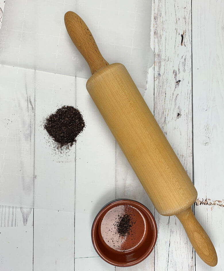 Rolling pin and earl grey tea