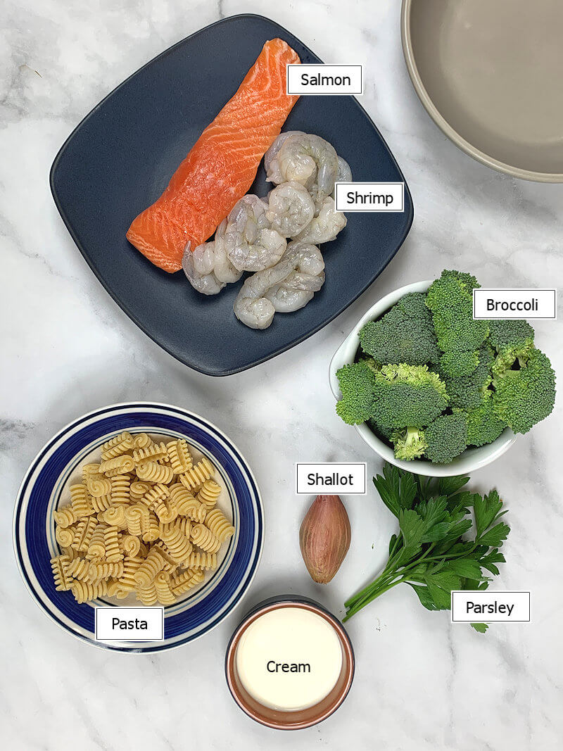 Key ingredients to make Salmon & Shrimp Pasta