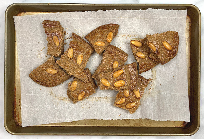 Chunks of original Dutch speculaas