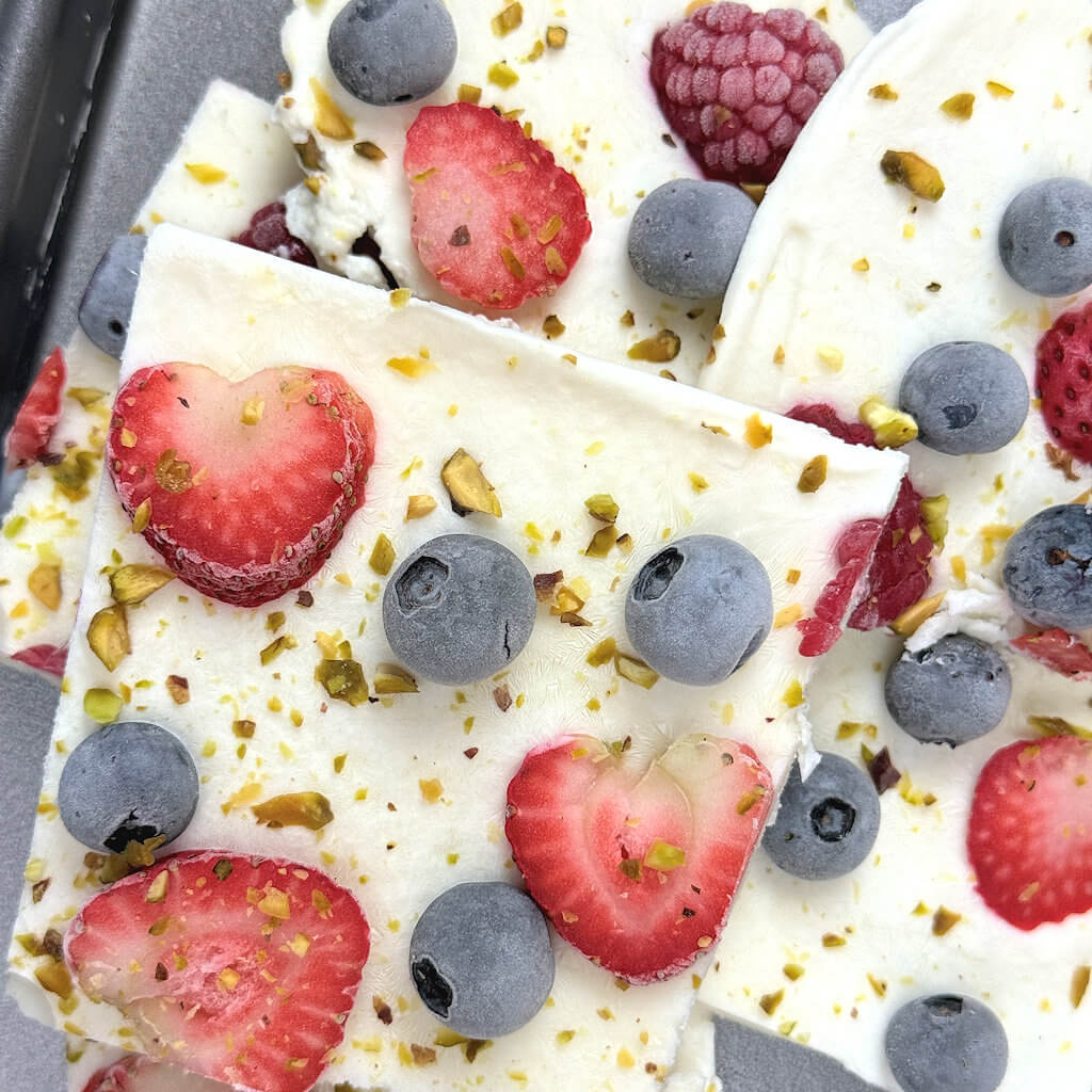 Frozen Yogurt Berry Bark